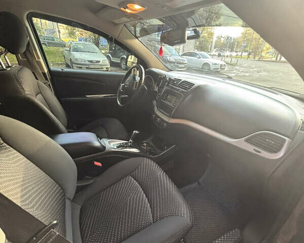 Додж Джорни 2015 в Хмельницком на Automoto.ua Серый Додж Джорни, объемом двигателя 2.36 л и пробегом 185 тыс. км за 10700 $, фото 3 на Automoto.ua