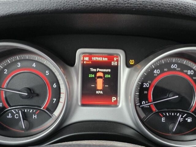 Серый Додж Джорни, объемом двигателя 3.6 л и пробегом 107 тыс. км за 13500 $, фото 18 на Automoto.ua