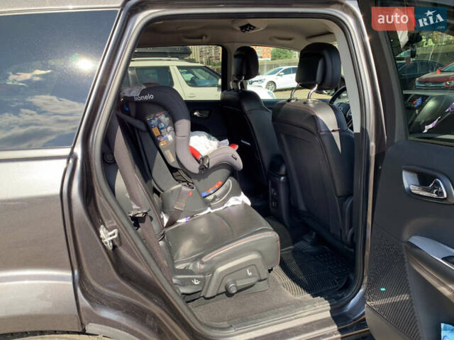 Серый Додж Джорни, объемом двигателя 3.6 л и пробегом 157 тыс. км за 15000 $, фото 15 на Automoto.ua