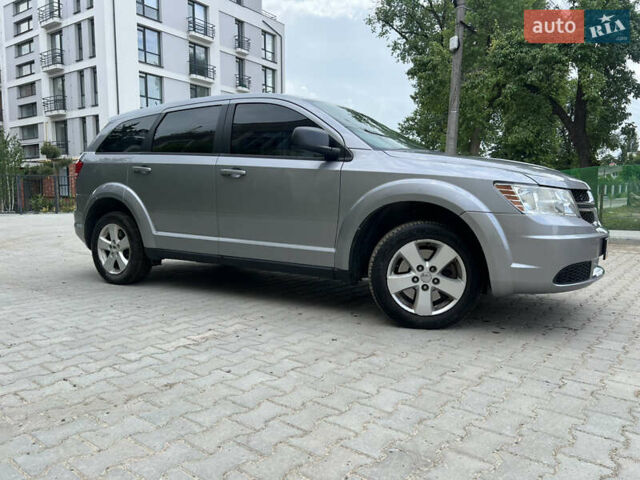 Серый Додж Джорни, объемом двигателя 2.36 л и пробегом 210 тыс. км за 9100 $, фото 3 на Automoto.ua