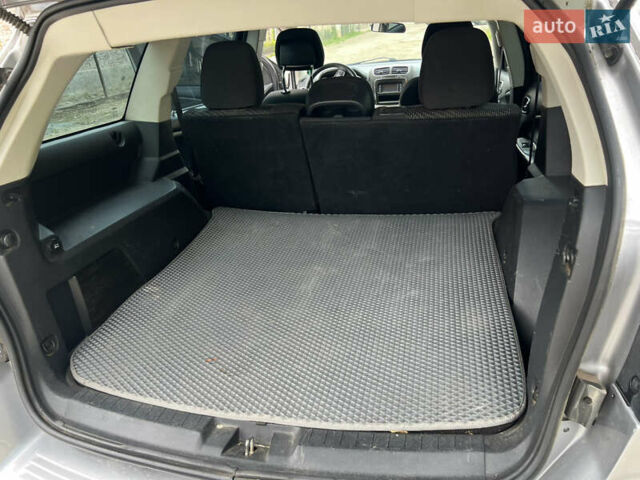 Серый Додж Джорни, объемом двигателя 2.36 л и пробегом 210 тыс. км за 9100 $, фото 17 на Automoto.ua