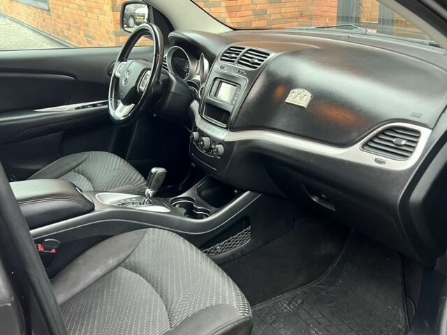 Серый Додж Джорни, объемом двигателя 2.4 л и пробегом 180 тыс. км за 8800 $, фото 9 на Automoto.ua