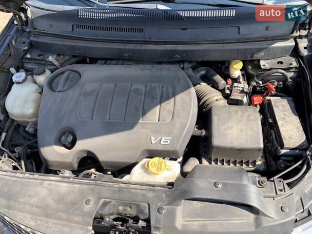 Серый Додж Джорни, объемом двигателя 3.6 л и пробегом 157 тыс. км за 15000 $, фото 22 на Automoto.ua