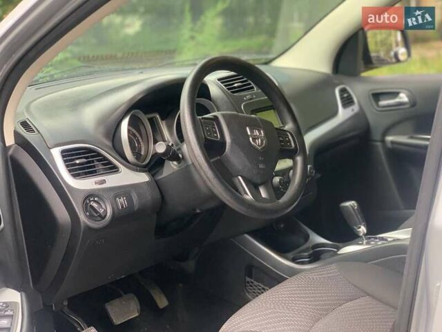 Серый Додж Джорни, объемом двигателя 2.4 л и пробегом 122 тыс. км за 12300 $, фото 6 на Automoto.ua