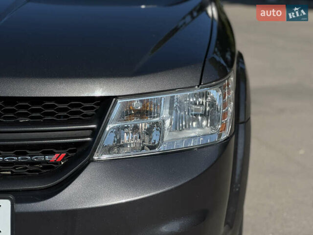 Серый Додж Джорни, объемом двигателя 3.6 л и пробегом 86 тыс. км за 13700 $, фото 7 на Automoto.ua
