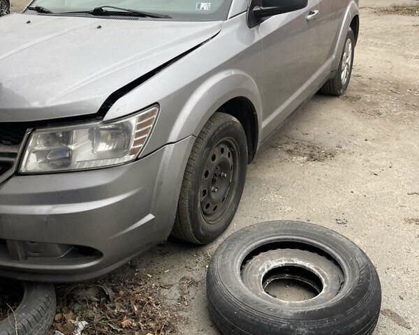 Сірий Додж Джорні, об'ємом двигуна 2.4 л та пробігом 209 тис. км за 8200 $, фото 1 на Automoto.ua