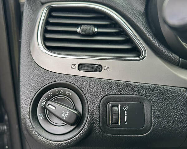 Додж Джорни 2016 в Днепре (Днепропетровске) на Automoto.ua Серый Додж Джорни, объемом двигателя 3.6 л и пробегом 201 тыс. км за 12999 $, фото 32 на Automoto.ua