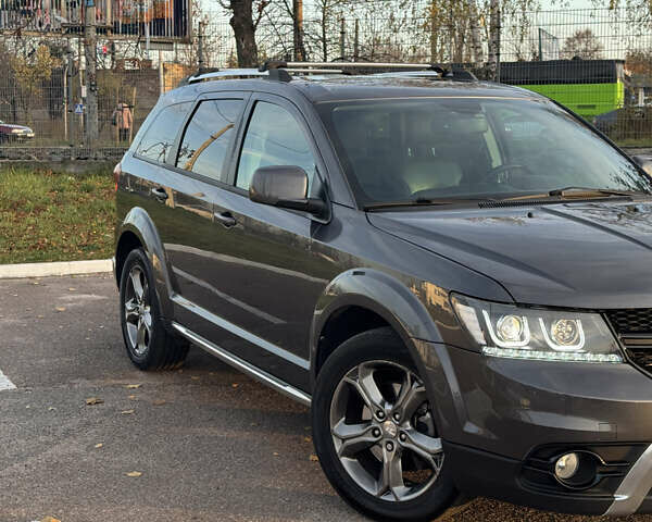 Серый Додж Джорни, объемом двигателя 3.6 л и пробегом 139 тыс. км за 13950 $, фото 2 на Automoto.ua