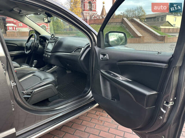 Додж Джорни 2016 в Днепре (Днепропетровске) на Automoto.ua Серый Додж Джорни, объемом двигателя 3.6 л и пробегом 201 тыс. км за 12999 $, фото 20 на Automoto.ua