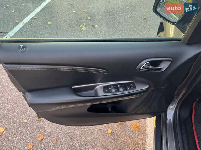 Серый Додж Джорни, объемом двигателя 3.6 л и пробегом 139 тыс. км за 13950 $, фото 63 на Automoto.ua