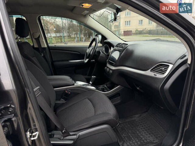 Серый Додж Джорни, объемом двигателя 2.4 л и пробегом 141 тыс. км за 10500 $, фото 49 на Automoto.ua