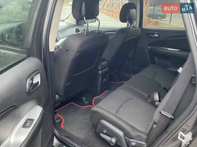 Серый Додж Джорни, объемом двигателя 3.6 л и пробегом 188 тыс. км за 9900 $, фото 17 на Automoto.ua