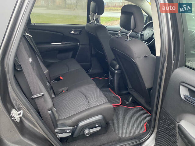 Серый Додж Джорни, объемом двигателя 3.6 л и пробегом 188 тыс. км за 9900 $, фото 19 на Automoto.ua