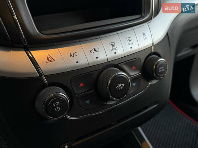 Сірий Додж Джорні, об'ємом двигуна 3.6 л та пробігом 188 тис. км за 10200 $, фото 11 на Automoto.ua