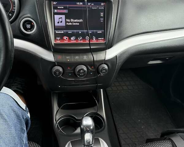 Серый Додж Джорни, объемом двигателя 3.6 л и пробегом 157 тыс. км за 9999 $, фото 11 на Automoto.ua