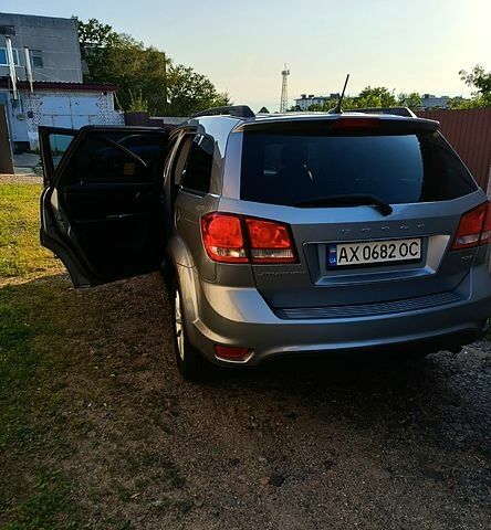 Серый Додж Джорни, объемом двигателя 2.4 л и пробегом 227 тыс. км за 12600 $, фото 4 на Automoto.ua