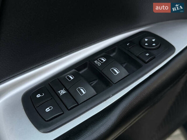 Сірий Додж Джорні, об'ємом двигуна 3.6 л та пробігом 188 тис. км за 10200 $, фото 9 на Automoto.ua