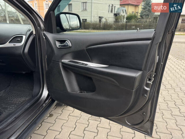 Серый Додж Джорни, объемом двигателя 2.4 л и пробегом 141 тыс. км за 10500 $, фото 50 на Automoto.ua