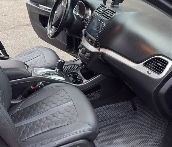 Серый Додж Джорни, объемом двигателя 2.4 л и пробегом 240 тыс. км за 11200 $, фото 11 на Automoto.ua