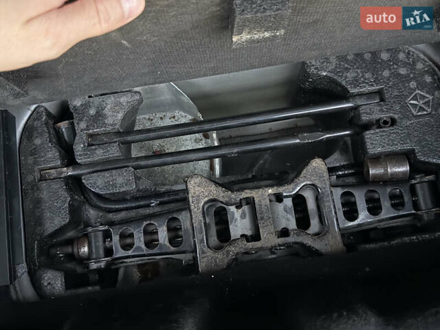 Сірий Додж Джорні, об'ємом двигуна 3.6 л та пробігом 188 тис. км за 10200 $, фото 19 на Automoto.ua