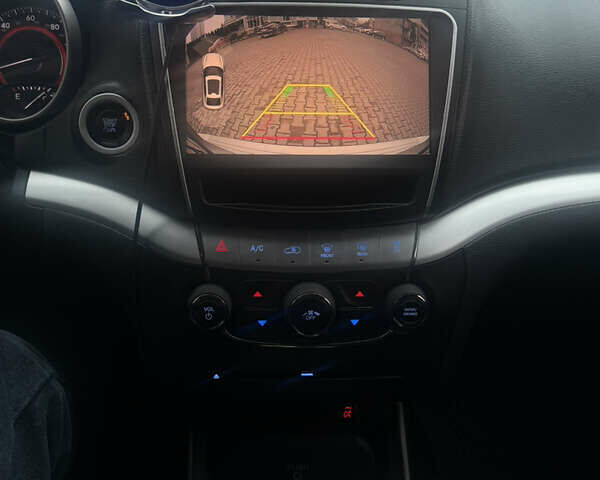 Серый Додж Джорни, объемом двигателя 3.6 л и пробегом 156 тыс. км за 13550 $, фото 17 на Automoto.ua