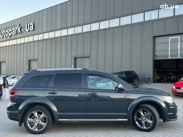 Серый Додж Джорни, объемом двигателя 2.4 л и пробегом 170 тыс. км за 10590 $, фото 4 на Automoto.ua