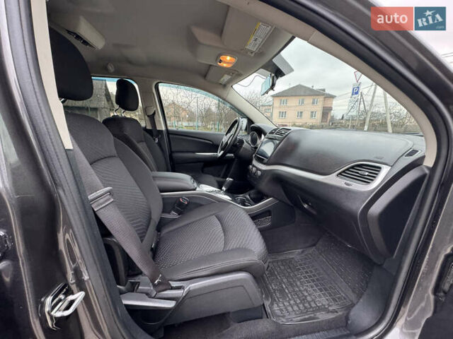 Серый Додж Джорни, объемом двигателя 2.4 л и пробегом 141 тыс. км за 10500 $, фото 54 на Automoto.ua