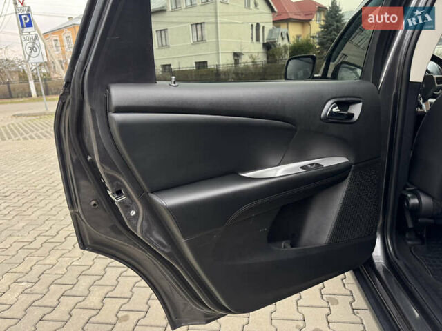 Серый Додж Джорни, объемом двигателя 2.4 л и пробегом 141 тыс. км за 10500 $, фото 42 на Automoto.ua