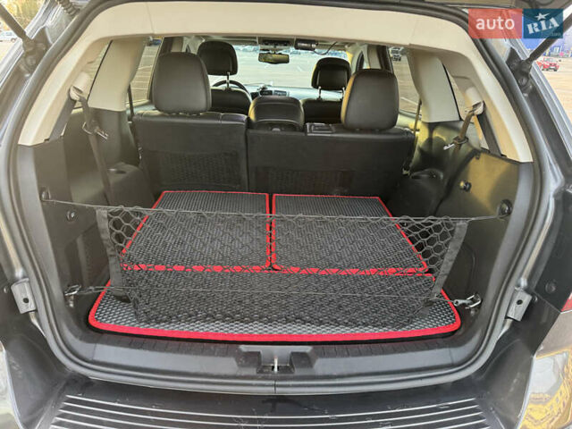 Серый Додж Джорни, объемом двигателя 3.6 л и пробегом 139 тыс. км за 13950 $, фото 61 на Automoto.ua