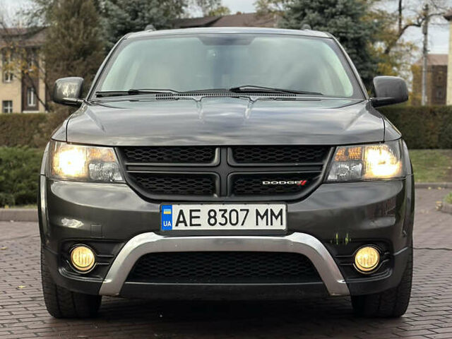 Додж Джорни 2016 в Днепре (Днепропетровске) на Automoto.ua Серый Додж Джорни, объемом двигателя 3.6 л и пробегом 201 тыс. км за 12999 $, фото 2 на Automoto.ua