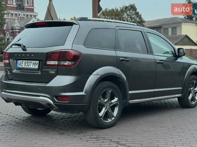 Додж Джорни 2016 в Днепре (Днепропетровске) на Automoto.ua Серый Додж Джорни, объемом двигателя 3.6 л и пробегом 201 тыс. км за 12999 $, фото 5 на Automoto.ua
