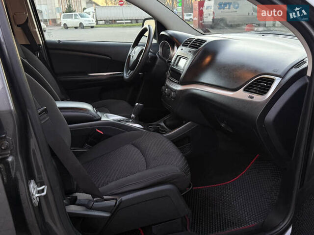 Сірий Додж Джорні, об'ємом двигуна 3.6 л та пробігом 188 тис. км за 10200 $, фото 13 на Automoto.ua