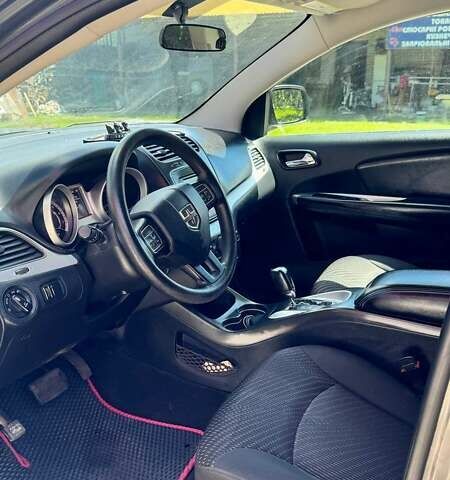 Додж Джорни 2016 в Андрушевке на Automoto.ua Серый Додж Джорни, объемом двигателя 3.6 л и пробегом 186 тыс. км за 11500 $, фото 7 на Automoto.ua