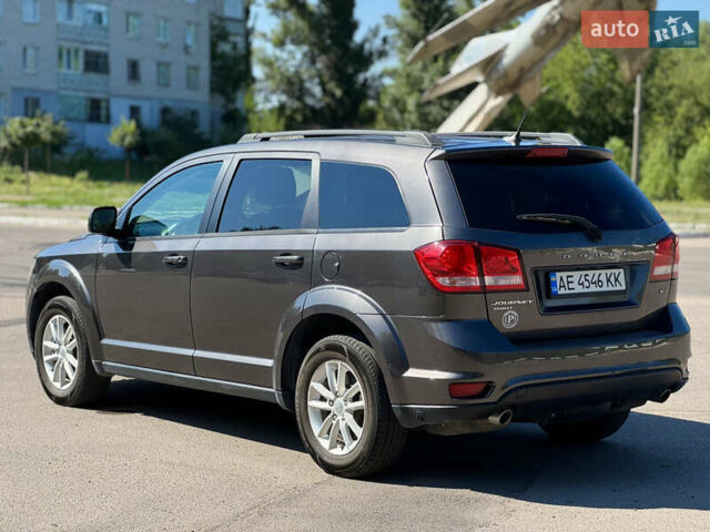 Серый Додж Джорни, объемом двигателя 3.6 л и пробегом 86 тыс. км за 13700 $, фото 3 на Automoto.ua