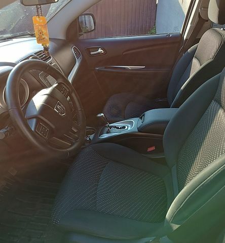 Серый Додж Джорни, объемом двигателя 2.4 л и пробегом 227 тыс. км за 12600 $, фото 6 на Automoto.ua