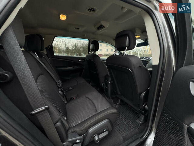 Серый Додж Джорни, объемом двигателя 2.4 л и пробегом 141 тыс. км за 10500 $, фото 47 на Automoto.ua