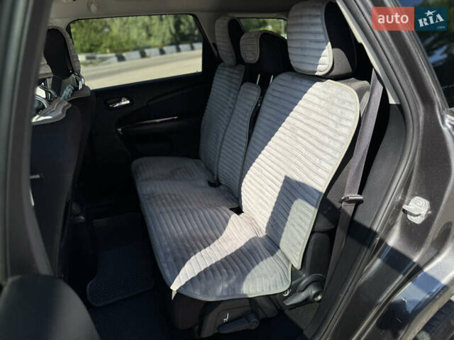 Серый Додж Джорни, объемом двигателя 3.6 л и пробегом 86 тыс. км за 13700 $, фото 9 на Automoto.ua