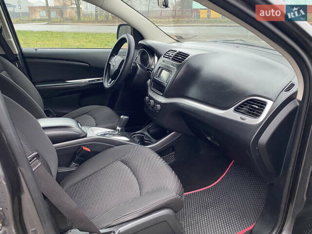 Серый Додж Джорни, объемом двигателя 3.6 л и пробегом 188 тыс. км за 9900 $, фото 20 на Automoto.ua