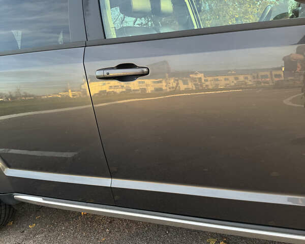 Серый Додж Джорни, объемом двигателя 3.6 л и пробегом 139 тыс. км за 13950 $, фото 37 на Automoto.ua