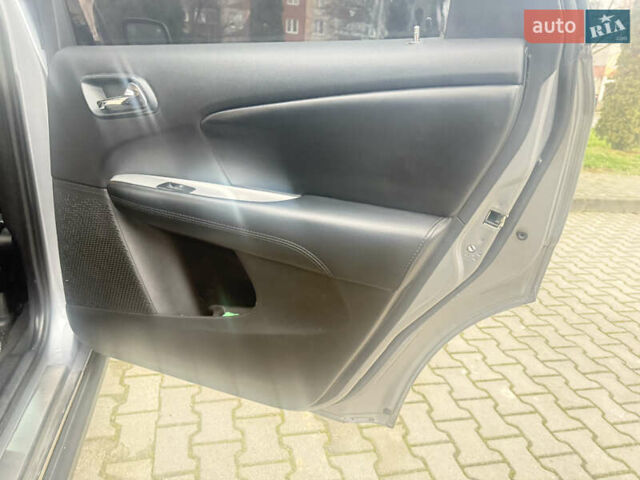 Серый Додж Джорни, объемом двигателя 3.6 л и пробегом 156 тыс. км за 13550 $, фото 13 на Automoto.ua