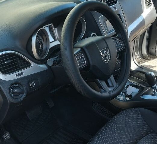 Серый Додж Джорни, объемом двигателя 2.4 л и пробегом 230 тыс. км за 9999 $, фото 6 на Automoto.ua