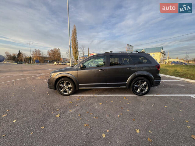 Серый Додж Джорни, объемом двигателя 3.6 л и пробегом 139 тыс. км за 13950 $, фото 3 на Automoto.ua