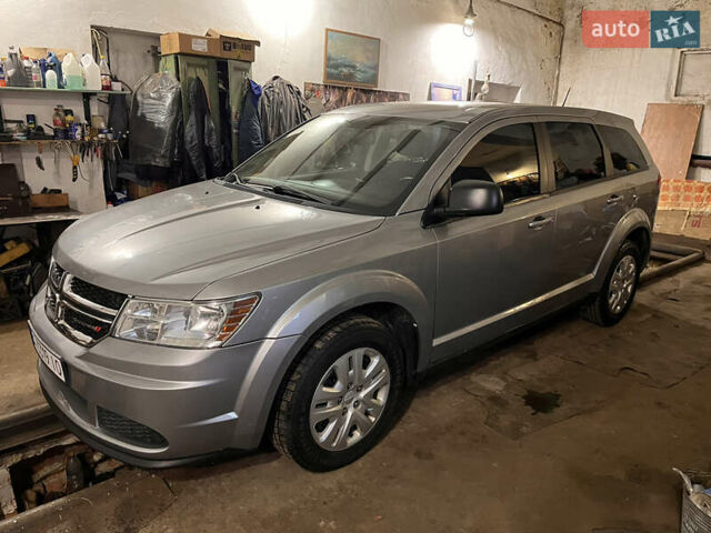 Серый Додж Джорни, объемом двигателя 2.36 л и пробегом 132 тыс. км за 10800 $, фото 2 на Automoto.ua