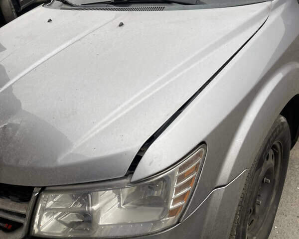 Сірий Додж Джорні, об'ємом двигуна 2.4 л та пробігом 209 тис. км за 8200 $, фото 4 на Automoto.ua