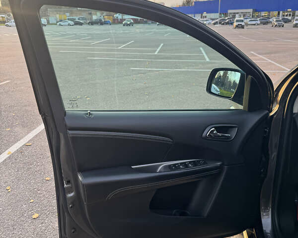 Серый Додж Джорни, объемом двигателя 3.6 л и пробегом 139 тыс. км за 13950 $, фото 62 на Automoto.ua