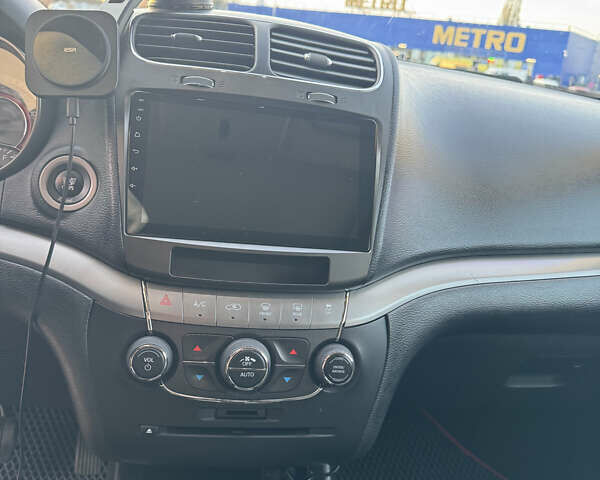 Серый Додж Джорни, объемом двигателя 3.6 л и пробегом 139 тыс. км за 13950 $, фото 68 на Automoto.ua