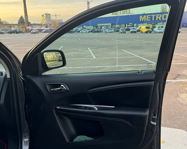 Серый Додж Джорни, объемом двигателя 3.6 л и пробегом 139 тыс. км за 13950 $, фото 51 на Automoto.ua