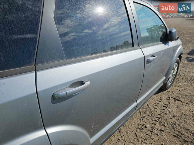 Сірий Додж Джорні, об'ємом двигуна 2.4 л та пробігом 209 тис. км за 8200 $, фото 7 на Automoto.ua