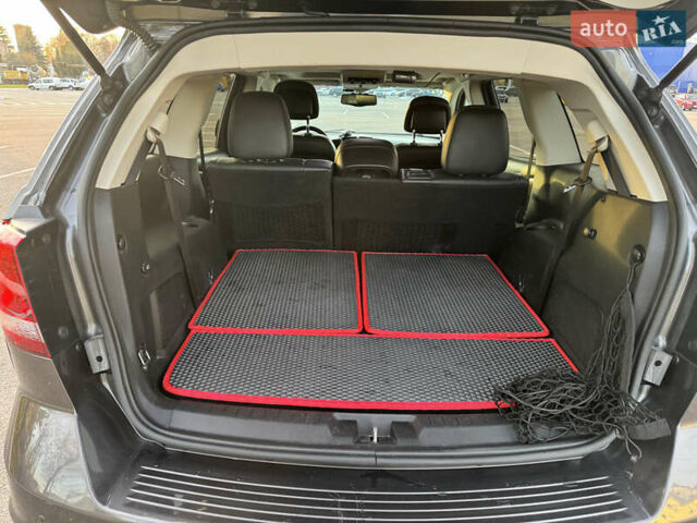 Серый Додж Джорни, объемом двигателя 3.6 л и пробегом 139 тыс. км за 13950 $, фото 57 на Automoto.ua