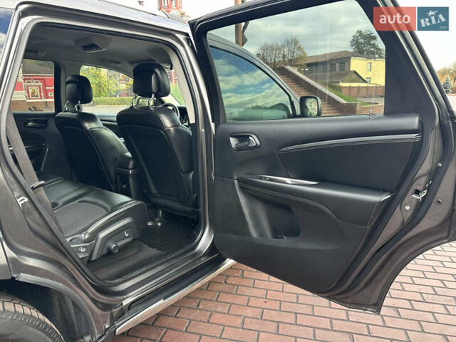 Додж Джорни 2016 в Днепре (Днепропетровске) на Automoto.ua Серый Додж Джорни, объемом двигателя 3.6 л и пробегом 201 тыс. км за 12999 $, фото 17 на Automoto.ua